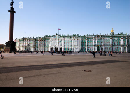La colonna Alexander in Piazza del Palazzo, San Pietroburgo, Russia Foto Stock