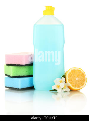 Detersivo liquido per stoviglie con spugne e limone con fiori su sfondo blu Foto Stock
