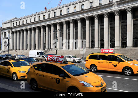 Treno di Moynihan Hall di Penn Station si trova all'interno di James Farley Post Office building.Midtown Manhattan.New York City.USA Foto Stock