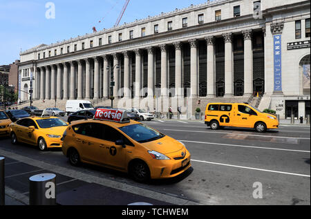 Treno di Moynihan Hall di Penn Station si trova all'interno di James Farley Post Office building.Midtown Manhattan.New York City.USA Foto Stock