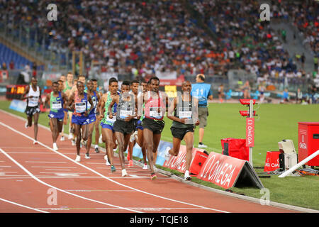 Roma, Italia - Jun 06: Selemon Barego di Ehtiopia compete in Uomini 5000m evento durante la IAAF Diamond League 2019 Golden Gala Pietro Mennea a Roma Foto Stock