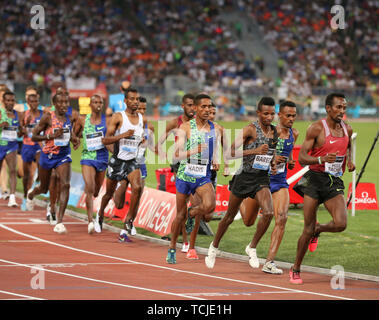 Roma, Italia - Jun 06: Selemon Barego di Ehtiopia compete in Uomini 5000m evento durante la IAAF Diamond League 2019 Golden Gala Pietro Mennea a Roma Foto Stock