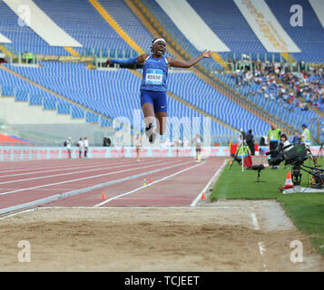 Roma, Italia - Jun 06: Brittney Reese DI STATI UNITI D'AMERICA compete in Donne Salto in lungo evento durante la IAAF Diamond League 2019 Golden Gala Pietro Mennea nella ROM Foto Stock