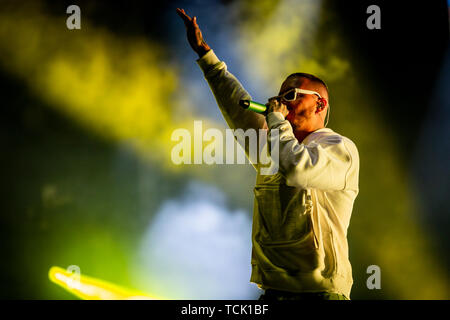 Il Colombiano reggaeton cantante, J Balvin (José Álvaro Osorio Balvin) suona dal vivo allo stadio durante un NN. Primavera Sound Festival in porto. Foto Stock