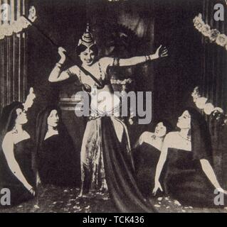 MATA HARI- MARGARETHA GEERTRUIDA ZELLE 1876/1917- BAILARINA/ESPIA HOLANDESA. Foto Stock