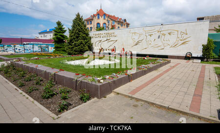 Anapa, Russia - 13 Maggio 2019: Tomba di massa di 45 soldati sovietici, Anapa, l'intersezione di Lenin e strade sovietico. La Russia Foto Stock