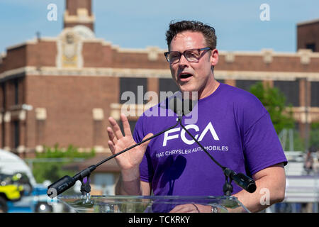 Detroit, Michigan - Mark Stewart, Chief Operating Officer di Fiat Chrysler automobili Nord America, parla ad una celebrazione comunitaria la marcatura del essere Foto Stock