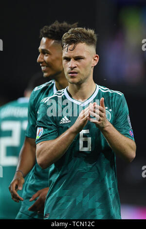 Tripudio finale: Joshua Kimmich (Germania). GES/calcio/Qualificazioni europee: Bielorussia - Germania, 08.06.2019 Calcetto: Qualificazioni europee: Bielorussia vs. Germania, Minsk, Giugno 8, 2019 | Utilizzo di tutto il mondo Foto Stock