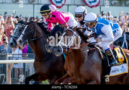 Elmont, NY, STATI UNITI D'AMERICA. 8 Giugno, 2019. Giugno 8, 2019 : #7, Sir Winston, cavalcato da Joel jockey Rosario, vince la 151st Belmont Stakes su Belmont Stakes Festival sabato a Belmont Park di Elmont, New York. Scott Serio/Eclipse Sportswire/CSM/Alamy Live News Foto Stock