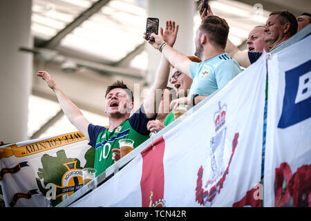 Tallinn, Estonia. Il giorno 08 Giugno, 2019. Gli appassionati di Irlanda del Nord si vede durante l'Euro 2020 qualificatori gioco tra Estonia e Irlanda del Nord a Tallinn. (Punteggio finale; Estonia 1:2 Irlanda del Nord) Credito: SOPA Immagini limitata/Alamy Live News Foto Stock