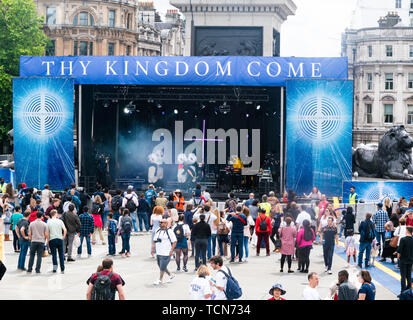 Londra, Regno Unito, 9 giugno 2019 i cristiani si riuniscono a Trafalgar Square per celebrare la festa della Pentecoste, data importante del calendario cristiano. I collaboratori includono leader di una serie di diverse denominazioni. Credit: Bridget Catterall Alamy Live News Foto Stock