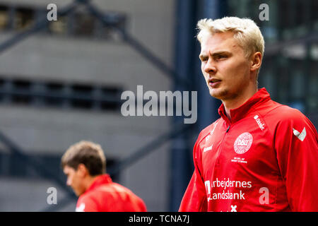 Copenhagen, Danimarca. 09 Giugno, 2019. Danimarca Copenhagen - Giugno 9, 2019. Victor Nelsson del Danish National football team visto durante un aperto prima della formazione di EURO 2020 match di qualificazione contro la Georgia in Telia Parken. (Photo credit: Gonzales foto/Alamy Live News Foto Stock