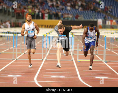 Roma, Italia - Jun 06: Sergey Shubenkov compete in Uomini 110m ostacoli evento durante la IAAF Diamond League 2019 Golden Gala Pietro Mennea a Roma Foto Stock