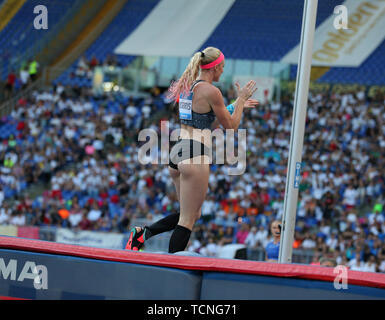 Roma, Italia - Jun 06: Sandi Morris DI STATI UNITI D'AMERICA compete in donne caso Pole Vault durante la IAAF Diamond League 2019 Golden Gala Pietro Mennea a Roma Foto Stock