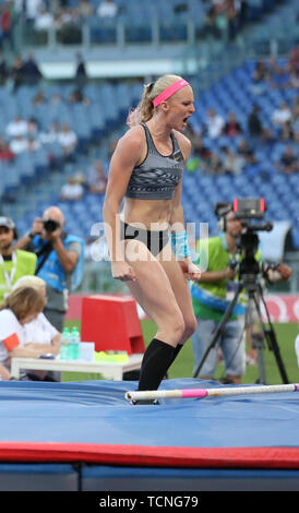 Roma, Italia - Jun 06: Sandi Morris DI STATI UNITI D'AMERICA compete in donne caso Pole Vault durante la IAAF Diamond League 2019 Golden Gala Pietro Mennea a Roma Foto Stock