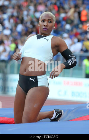 Roma, Italia - Jun 06: Yarisley Silva di Cuba compete in donne caso Pole Vault durante la IAAF Diamond League 2019 Golden Gala Pietro Mennea in R Foto Stock