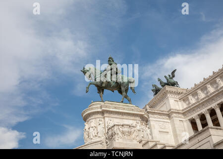 Roma, Italia - 21 Giugno 2018: la statua equestre di Vittorio Emanuele II a Piazza Venezia a Roma Foto Stock