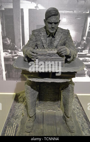 Alan Turing scultura a Bletchley Park, Milton Keynes, Buckinghamshire, UK Foto Stock