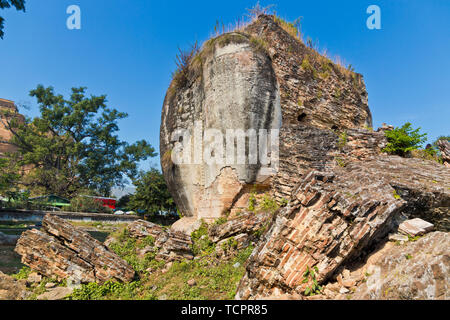 Mingon pagoda, antica città di Mingon, Myanmar Foto Stock