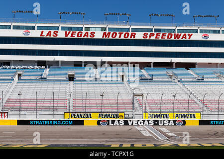 Autodromo di Las Vegas. LVMS ospita eventi NASCAR e NHRA, tra cui il Pennzoil 400. Foto Stock