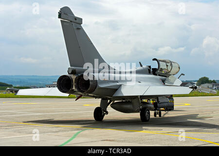 Gli ugelli di scarico del twin-motore forza aerea francese Dassault Rafale B 4-FU SPA 81 aerei da combattimento, Payerne aerodromo militare, Svizzera Foto Stock