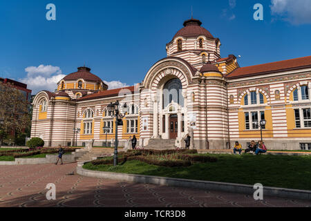 Sofia, Bulgaria - 2 Maggio 2019: Sofia Storia Museo facciata principale architettura. Questo museo dedicato alla storia di Sofia è alloggiato nel magnifice Foto Stock