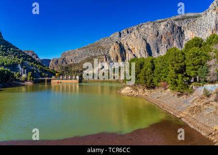 El Chorro gorge lungo il famoso Caminito del Rey percorso in Andalusia, Spagna Foto Stock