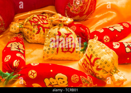 Il nuovo anno lunare lucky bag, significato red hot chili pepper Foto Stock