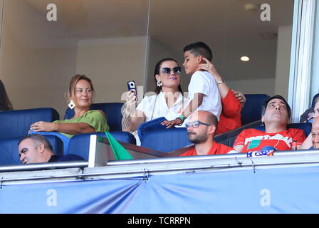 Cristiano Ronaldo Jr e Alana Martina dos Santos Aveiro durante le Nazioni Classifica Finale a Estadio do Dragao, Porto. Foto Stock