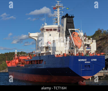 Tanker Nordic Lynx da Bergen in Nacka Strand, Stoccolma, Svezia Foto Stock