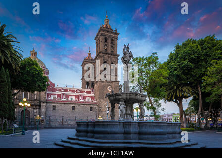 Cattedrale di Puebla è una chiesa cattolica romana nella città di Puebla, nello stato di Puebla, Messico. Si tratta di una Cattedrale coloniale ed è la sede del Foto Stock