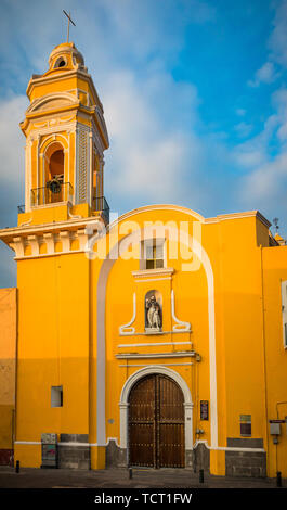 Il Templo del Ex-Hospital de San Roque è una storica chiesa nella città di Puebla, nello stato messicano di Puebla. --- Puebla, formalmente Heroica Pueb Foto Stock