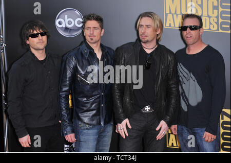 LOS ANGELES, CA. Novembre 23, 2008: Nickelback al 2008 American Music Awards presso il Nokia Live! Theatre di Los Angeles. © 2008 Paul Smith / Featureflash Foto Stock