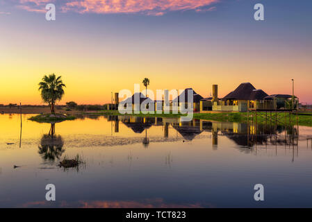 Sunrise al di sopra di Lapa Lange Game Lodge vicino a Mariental in Namibia Foto Stock