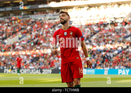 Porto, Portogallo. 09 Giugno, 2019. Bruno Fernandes del Portogallo durante UEFA Nazioni League match finale tra il Portogallo e i Paesi Bassi a Estadio do Dragao il 9 giugno 2019 a Porto, Portogallo. (Foto di Daniel Chesterton/phcimages.com) Credit: Immagini di PHC/Alamy Live News Foto Stock