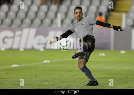 Il Santos, Brasile. 09 Giugno, 2019. Victor durante Santos vs Atlético MG corrispondono, tenutasi a Vila Belmiro Stadium di Santos, SP. Il match è valido per il 8° round del campionato brasiliano 2019. Credito: Ricardo Moreira/FotoArena/Alamy Live News Foto Stock