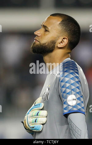 Il Santos, Brasile. 09 Giugno, 2019. Everson durante il match tra Santos vs Atletico MG, tenutasi a Vila Belmiro Stadium di Santos, SP. Il match è valido per il 8° round del campionato brasiliano 2019. Credito: Ricardo Moreira/FotoArena/Alamy Live News Foto Stock