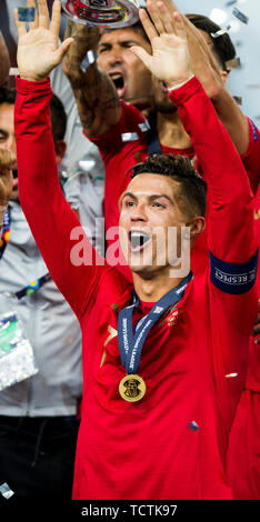 Porto, Portogallo. 09 Giugno, 2019. Il 9 giugno 2019, Estadio do Dragao, Porto, Portogallo; UEFA Nazioni classifica finale del campionato di calcio, in Portogallo contro Paesi Bassi; Ronaldo di POR celebra la vittoria Credit: Azione Plus immagini di sport/Alamy Live News Foto Stock