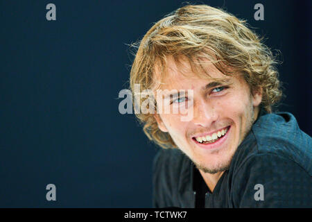 Stuttgart, Germania. Decimo Giugno, 2019. Alexander Sascha ZVEREV(GER) nella sua conferenza stampa presso il Tennis ATP Mercedes aperto sull'erba a Stoccarda, 10 giugno 2019. Credito: Peter Schatz/Alamy Live News Foto Stock