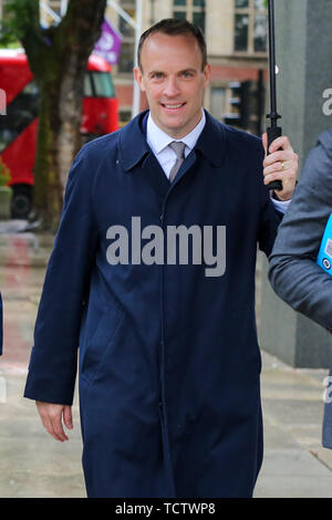 Westminster, Londra, Regno Unito 10 Giugno 2019 - Dominic Rabb MP, candidato per la leadership del partito conservatore e di diventare Primo Ministro è visto Westminster. Credito: Dinendra Haria/Alamy Live News Foto Stock