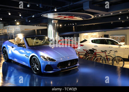 MODENA, Italia, 16 maggio 2019 - Motor Valley Fest mostra, showroom Maserati con Gran Cabrio modello Foto Stock