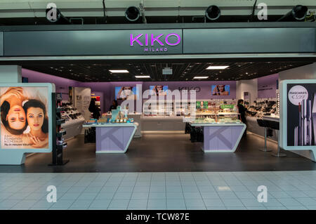 Kiko Milano Shop all'aeroporto di Schiphol nei Paesi Bassi 2019 Foto Stock