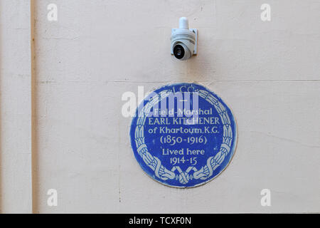 Targa blu, Maresciallo di Campo Earl Kitchener di Khartoum KG, che visse in giardini Carlton, City of Westminster, Londra SW1, Regno Unito 1914-15 Foto Stock