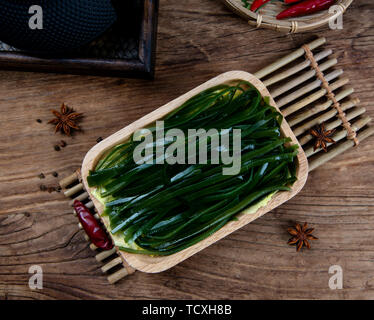 Hot pot piccante ingredienti seta kelp kelp nodo Foto Stock
