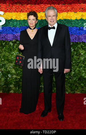 La 73rd annuale di Tony Awards, arrivi, Radio City Music Hall di New York, Stati Uniti d'America - 09 giu 2019 - Annette Bening e Warren Beatty Foto Stock