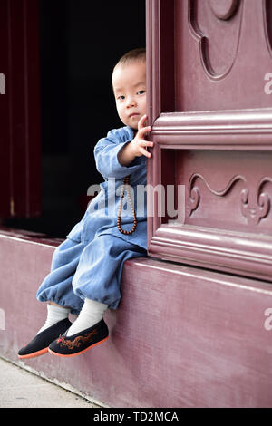 Carino piccolo monaco, i bambini della fotografia. Foto Stock