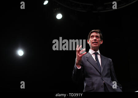 Rory Stewart in occasione del lancio della sua campagna per diventare leader del conservatore e il Partito unionista e il Primo Ministro presso il underbelly Festival sulla riva sud del fiume Tamigi e il centro di Londra. Foto Stock