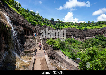 Vista panoramica delle grotte di Ajanta, Aurangabad distretto, nello Stato del Maharashtra, India Foto Stock