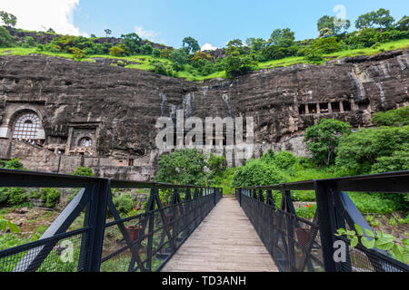 Vista panoramica delle grotte di Ajanta, Aurangabad distretto, nello Stato del Maharashtra, India Foto Stock