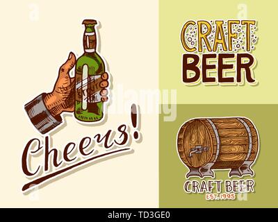 Vintage poster di birra. Cheers toast. Etichette alcolica con elementi calligrafico. American banner. Disegnato a mano disegno inciso scritte per il web, pub Illustrazione Vettoriale